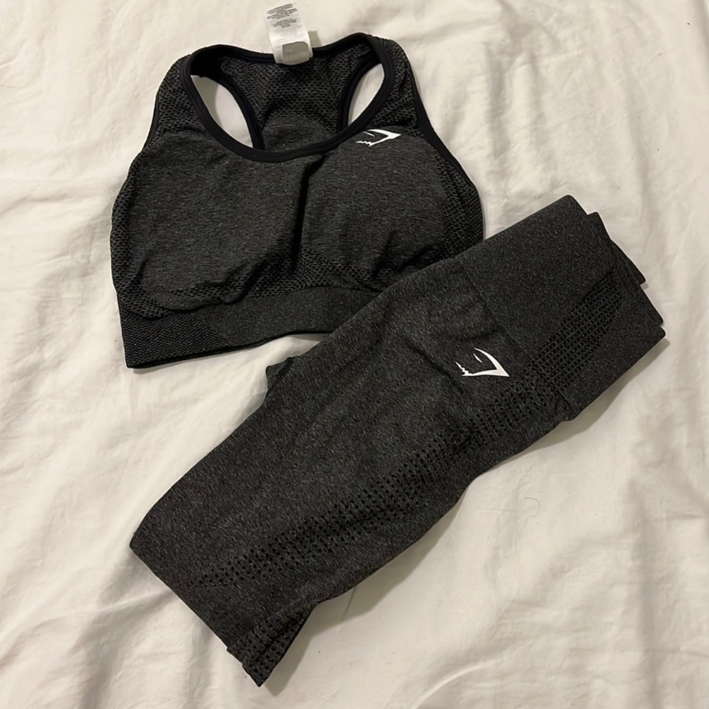 Gymshark Black Seamless Sports Bra and Leggings Set